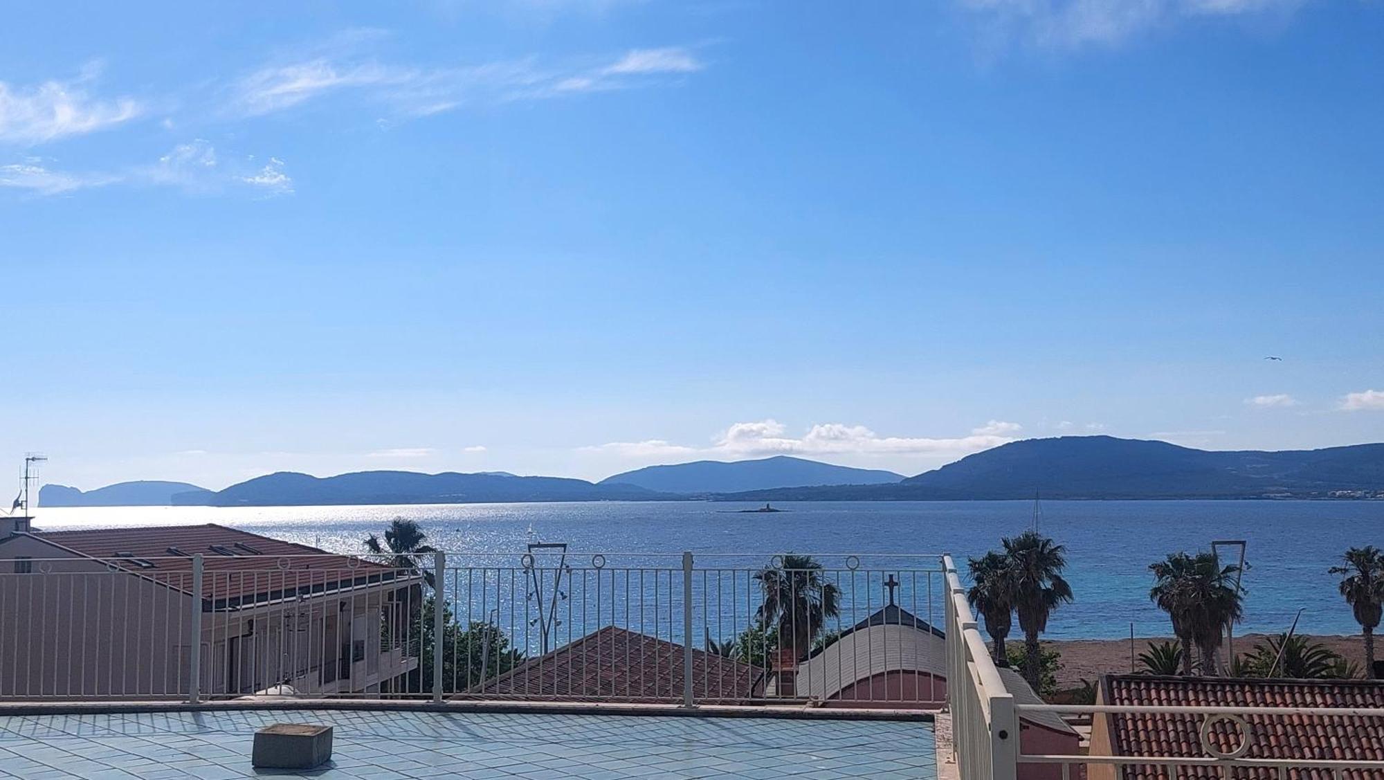 Lovealghero Stanze In Attico Vista Mare Luaran gambar