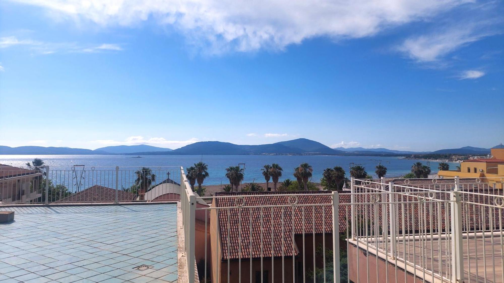 Lovealghero Stanze In Attico Vista Mare Luaran gambar