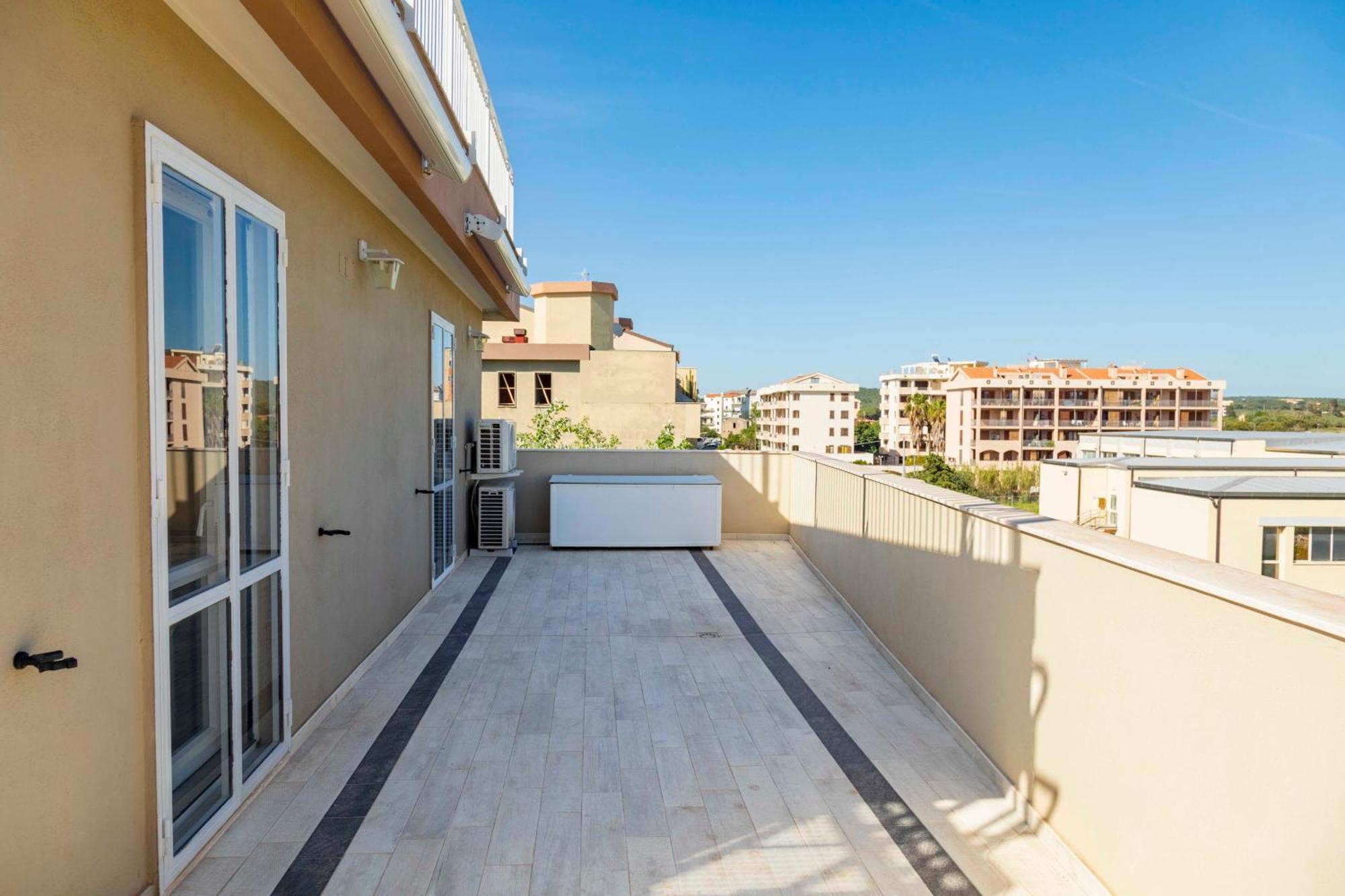 Lovealghero Stanze In Attico Vista Mare Luaran gambar