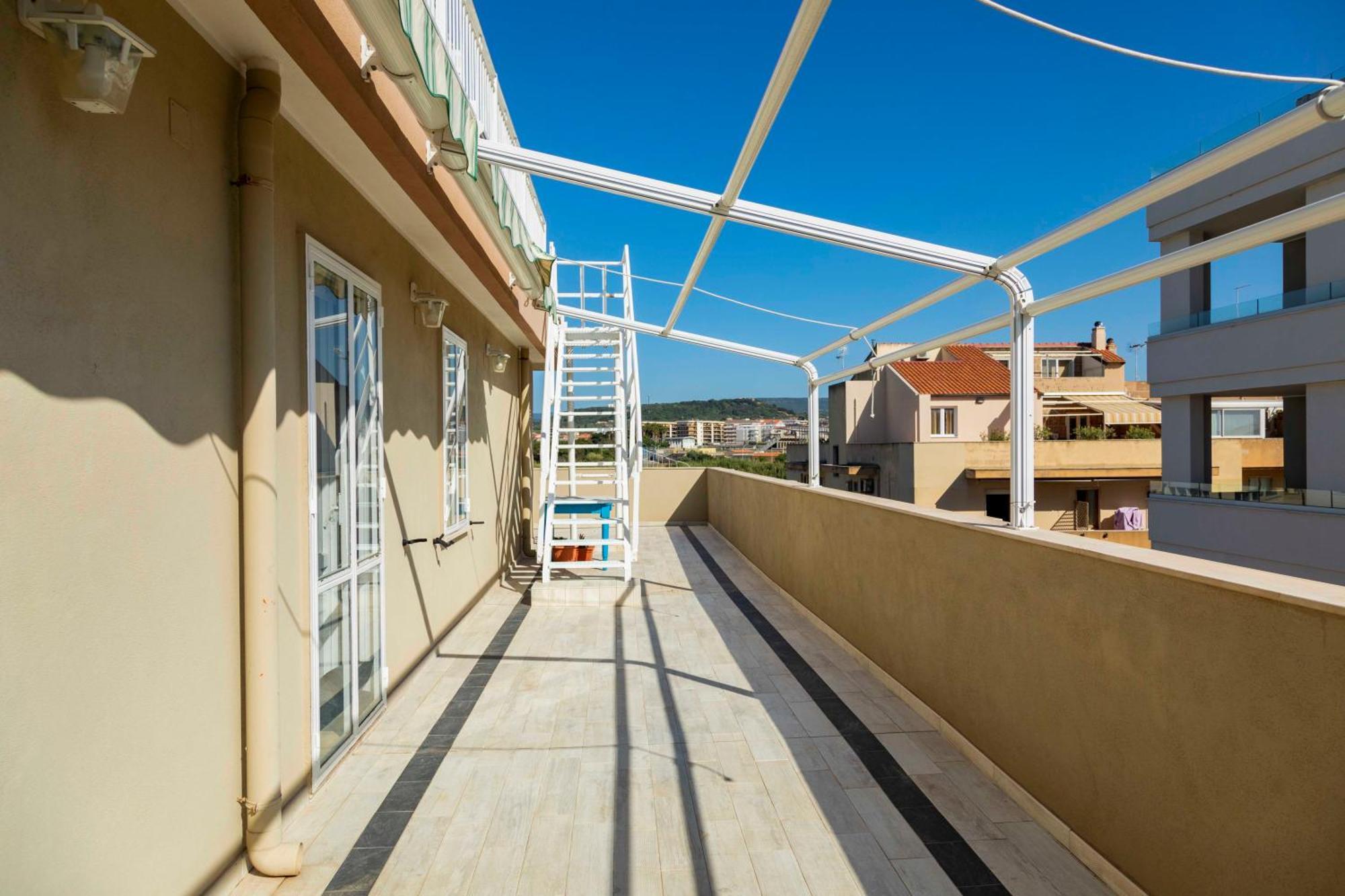 Lovealghero Stanze In Attico Vista Mare Luaran gambar