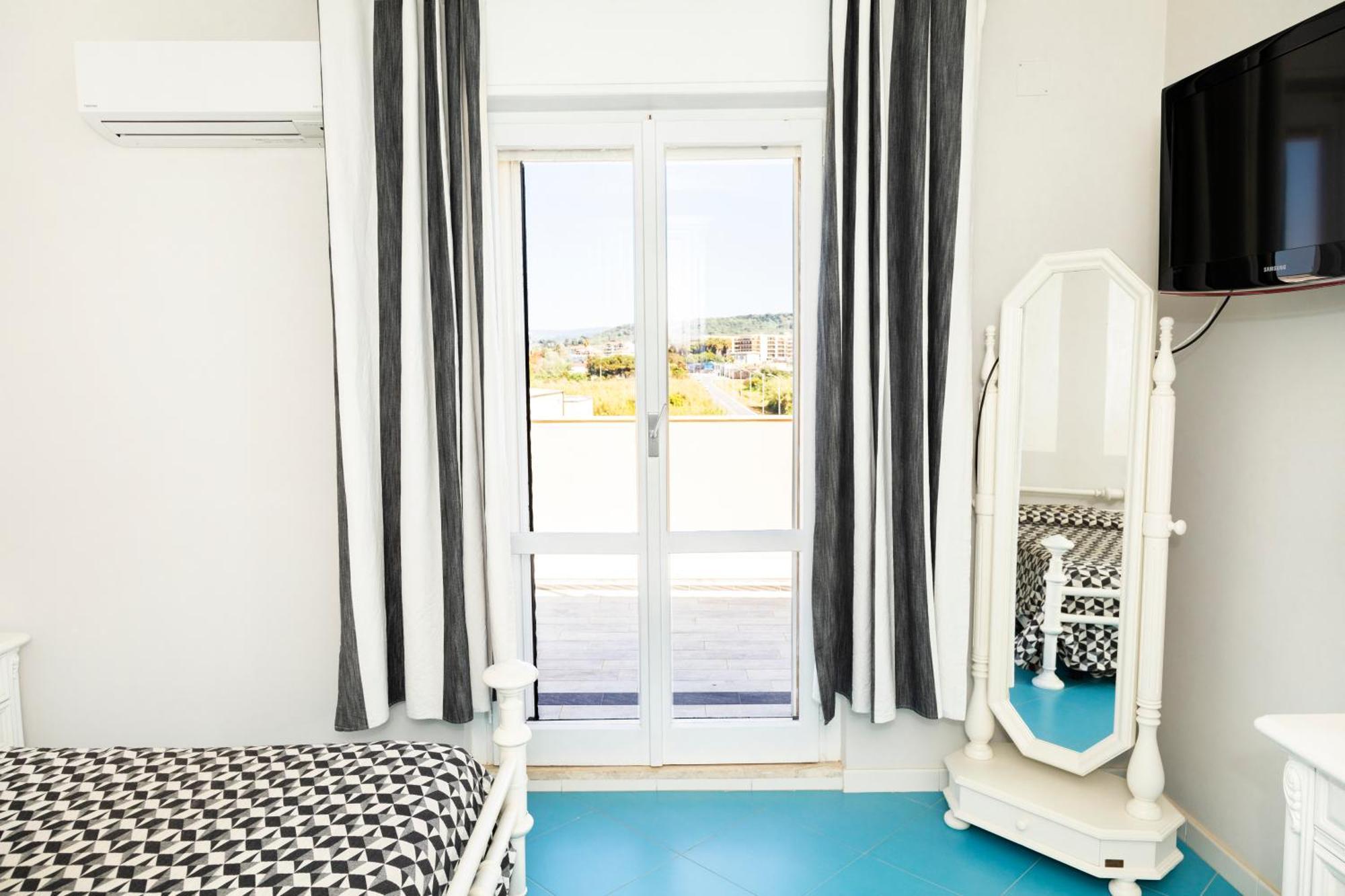 Lovealghero Stanze In Attico Vista Mare Luaran gambar